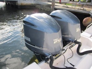 Twin 250 Yamaha Four Strokes
