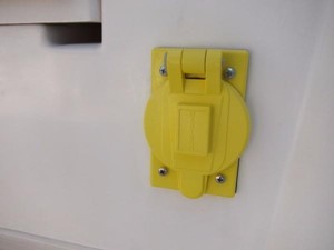 27ft 2000 Grady White Sailfish 11 Electric Reel Outlet