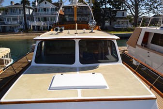 BOW LOOKING AFT