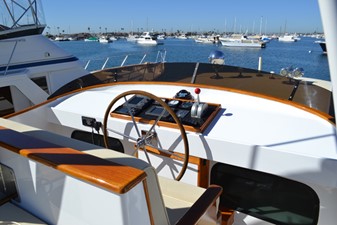 SUMMER PLACE 12 FLYBRIDGE SEATING