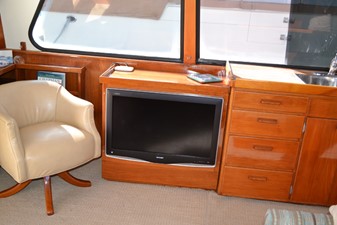 SUMMER PLACE 26 SALON TV TO PORT