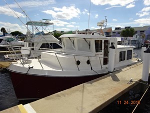34' American Tug port forward profile