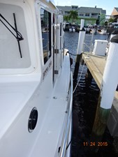 34' American Tug port side deck