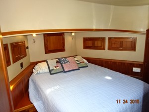 Jenna Star 27 34' American Tug master stateroom