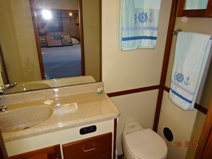 Jenna Star 31 34' American Tug master stateroom head