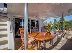 BLUE MOON II 1 Aft Deck