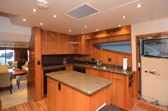 BLUE MOON II 8 Galley