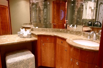 BLUE MOON II 20 Master Bath
