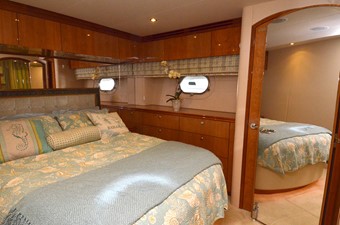 BLUE MOON II 21 Guest VIP Stateroom