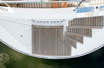 LEONORE 2 Transom