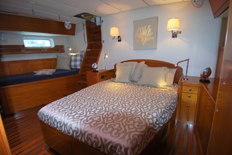 LEONORE 20 Master - Note Separate Access to Deck