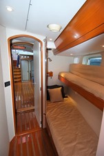 LEONORE 19 Port Guest Cabin Looking Forward