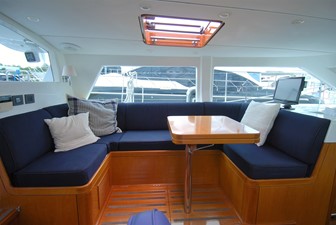 LEONORE 8 Pilothouse