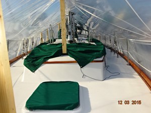 47' Mariner foredeck aft