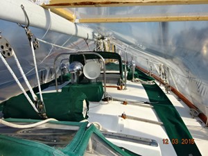 47' Mariner foredeck photo1