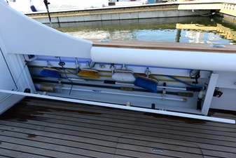 MAXIMUS 16 Cockpit - Starboard Under-Gunnel Storage