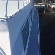 No Name 27 Starboard Walkway