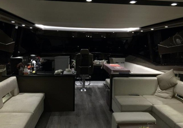 Marquis 630 Sport Yacht