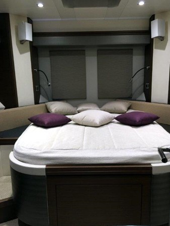 Marquis 630 Sport Yacht