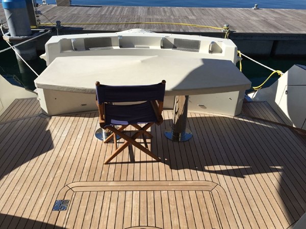 Marquis 630 Sport Yacht