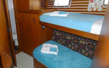 Blue Bird 24 Guest cabin 2/1