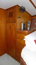 Blue Bird 26 Guest Cabin 2/2
