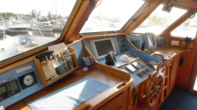 Blue Bird 36 Pilothouse 1