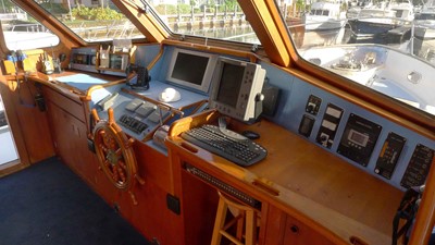 Blue Bird 37 Pilothouse 2