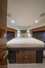 MOON SILK 16 Forward Stateroom