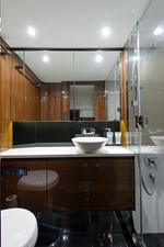 MOON SILK 12 Master Stateroom Head