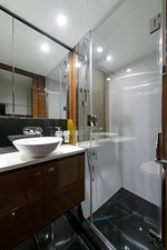 MOON SILK 13 Master Stateroom Head