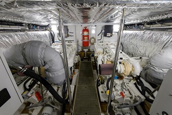 MOON SILK 30 Engine Room