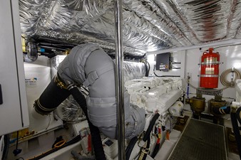 MOON SILK 32 Engine Room