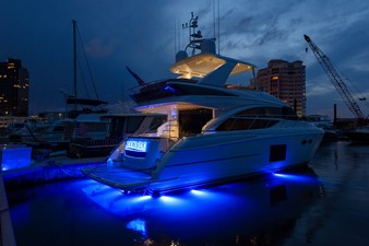 MOON SILK 39 Stern Profile