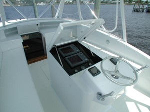 Orion 4 Flybridge