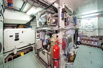 ETOILE D'AZUR 37 Engine Room