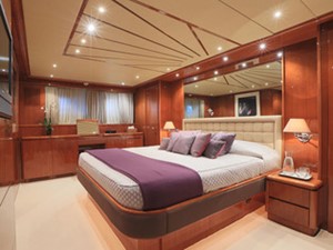 ylang ylang 8 Master cabin