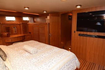 BOHEMIA III 32 Master Stateroom