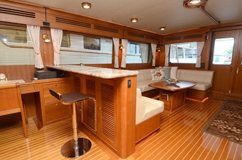 BOHEMIA III 30 Salon Looking Aft