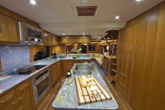 ANDIAMO 23 Galley