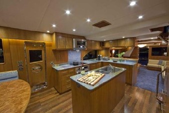 ANDIAMO 26 Galley