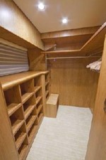 ANDIAMO 32 Master Stateroom Closet