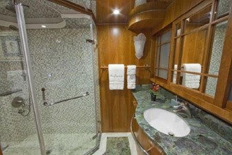 ANDIAMO 33 Master Bathroom