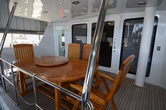 CHILLIN 19 Aft Deck