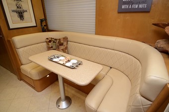 CHILLIN 39 Dinette