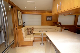 CHILLIN 38 Dinette 
