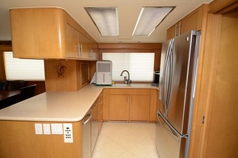 CHILLIN 34 Galley