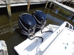 No Name Marlin 350 1993 3 Engine Well