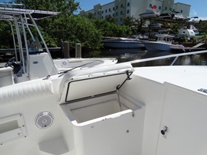 No Name Marlin 350 1993 15 Forward Cooler