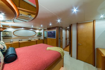 No Name 34 Master Stateroom